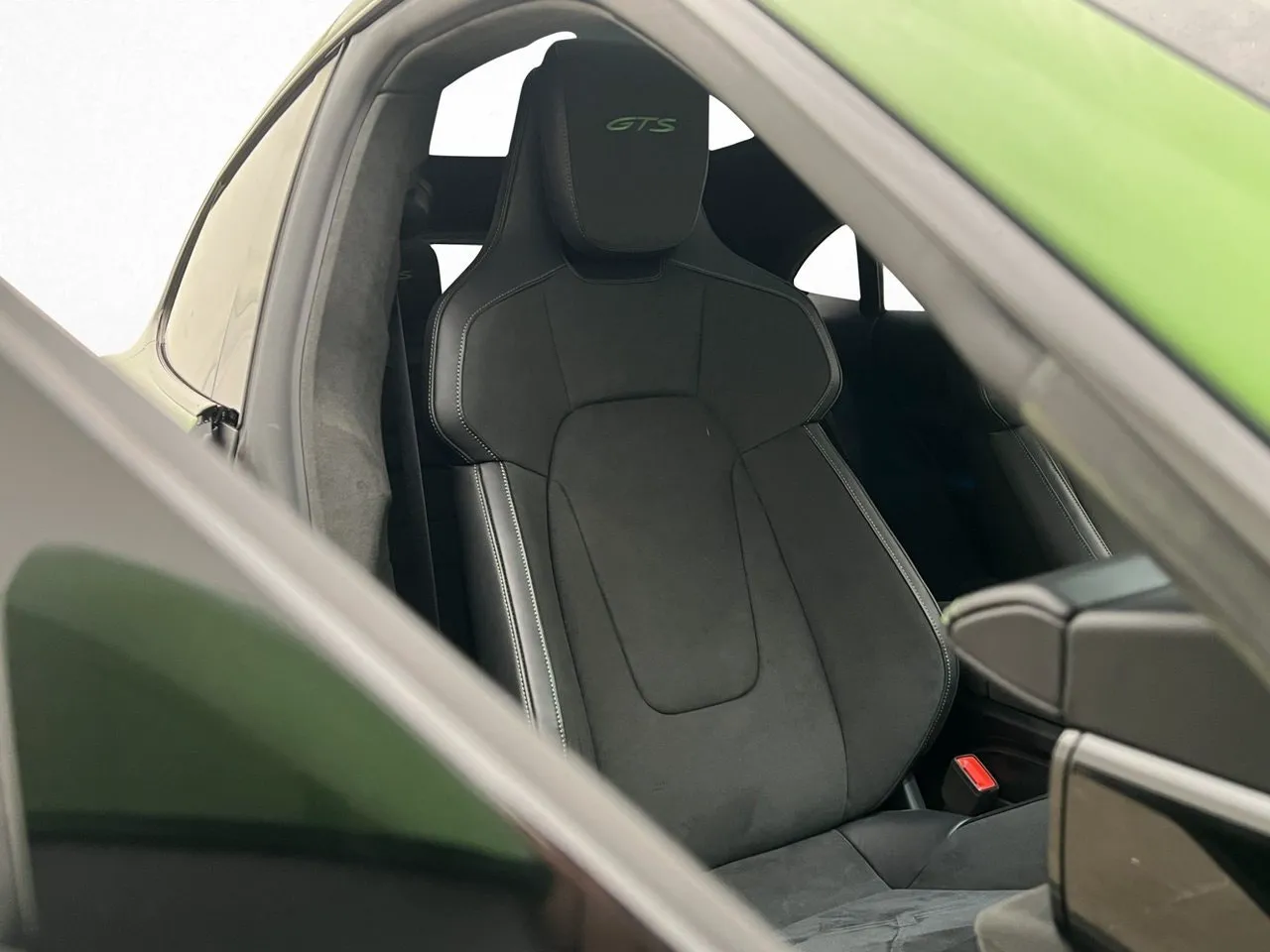 Vehicle image 28