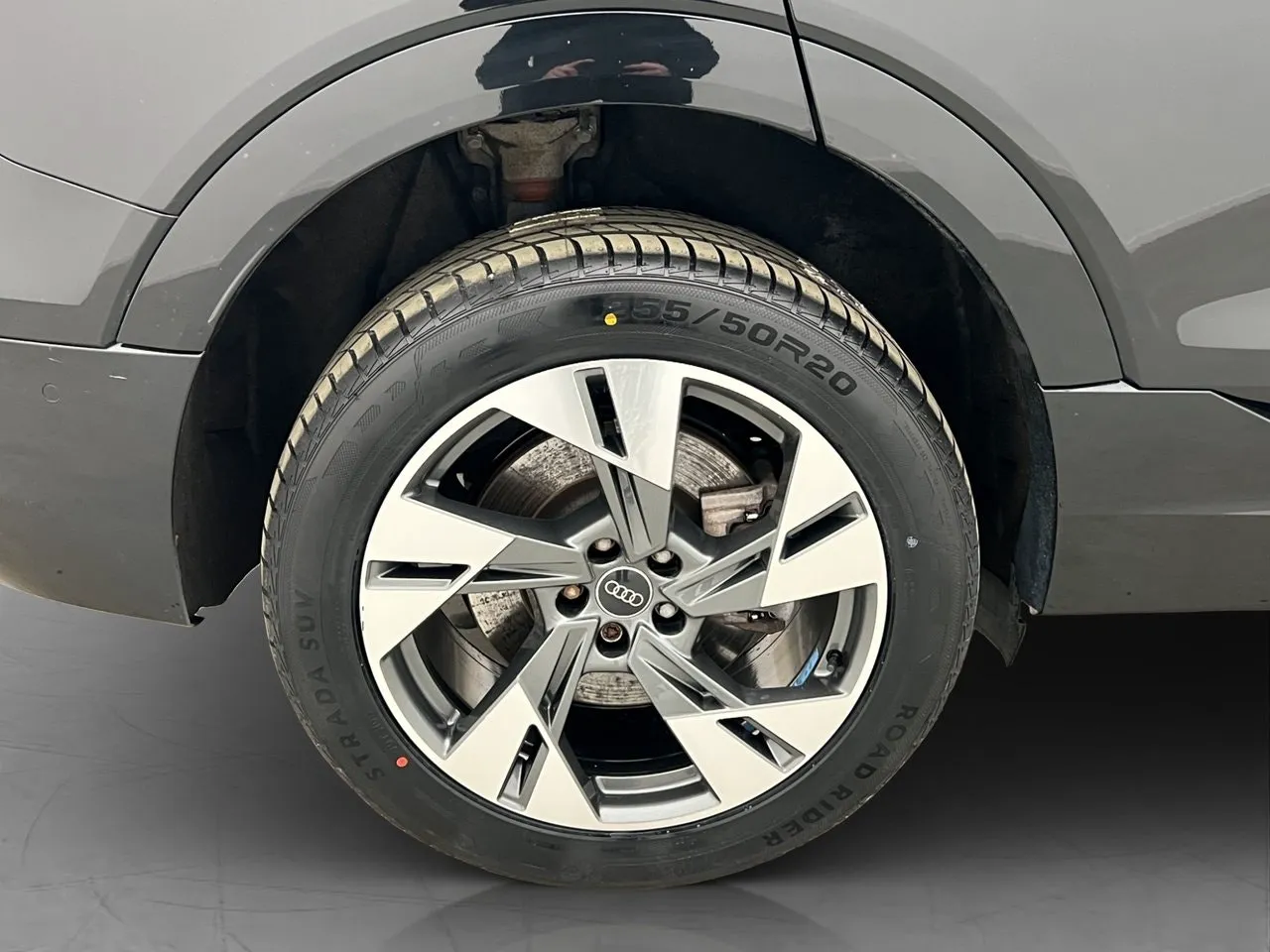 Vehicle image 33