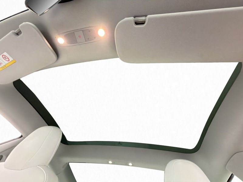 Tesla Model 3 bild 11