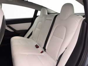 Tesla Model 3 bild 29