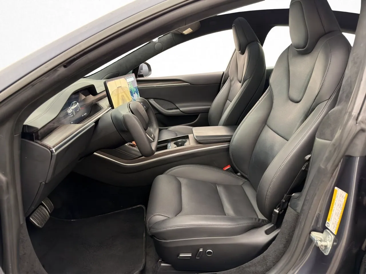 Vehicle image 32