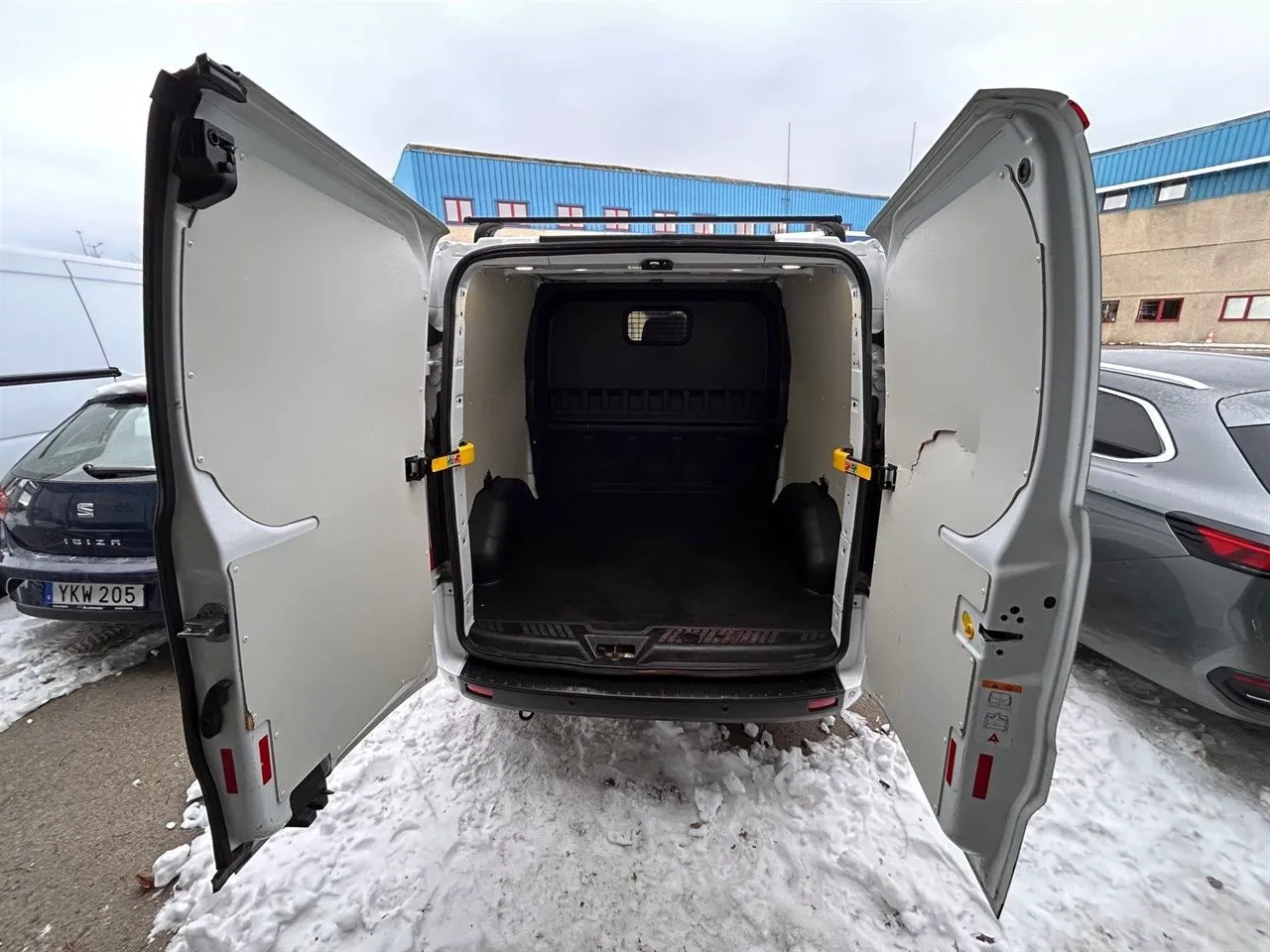 Vehicle image 8