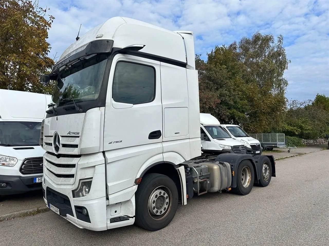 Vehicle image 6