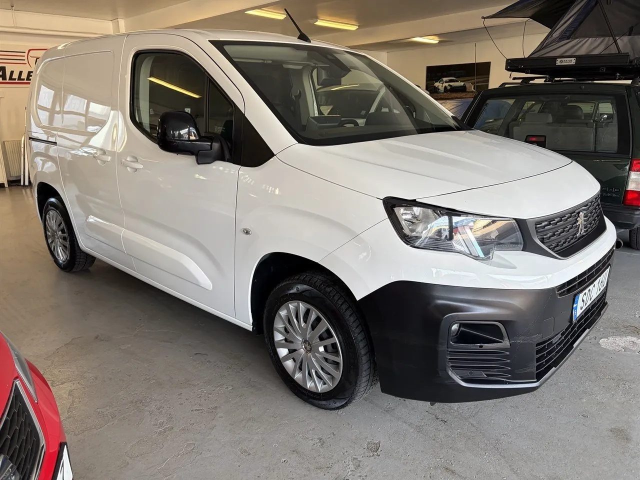 Vehicle image 1