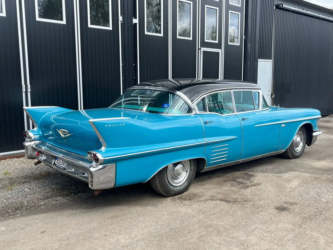 Vehicle image 1