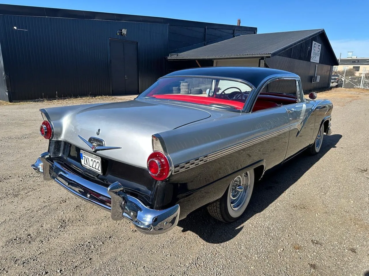 Vehicle image 19