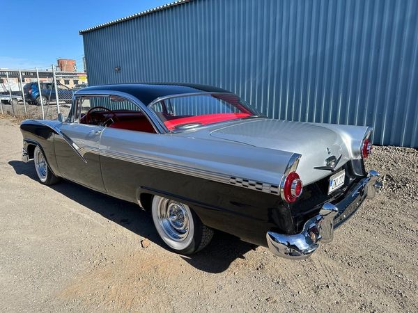 Ford Fairlane Victoria - 1956