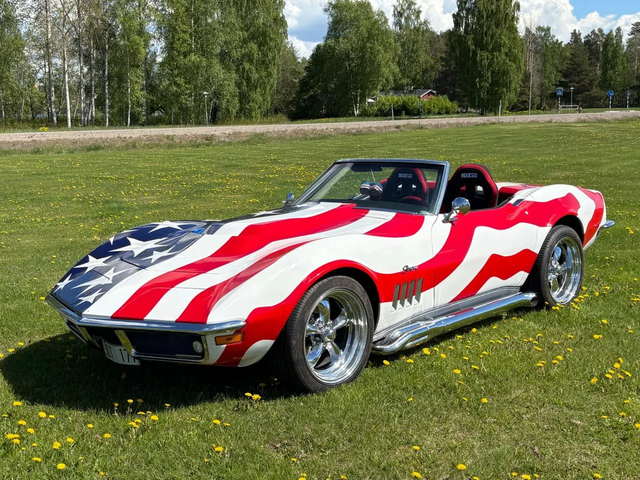 Vehicle image 4