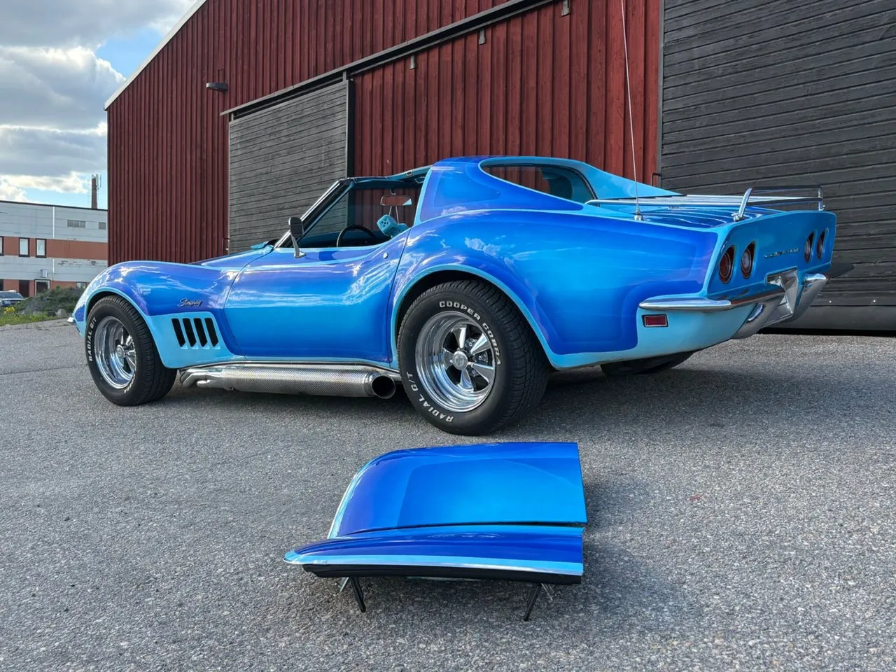 Vehicle image 8