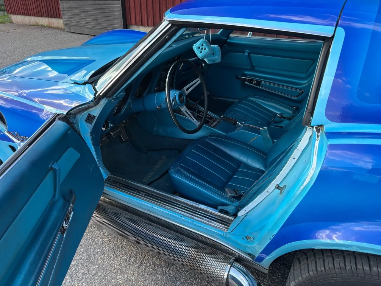 Vehicle image 23