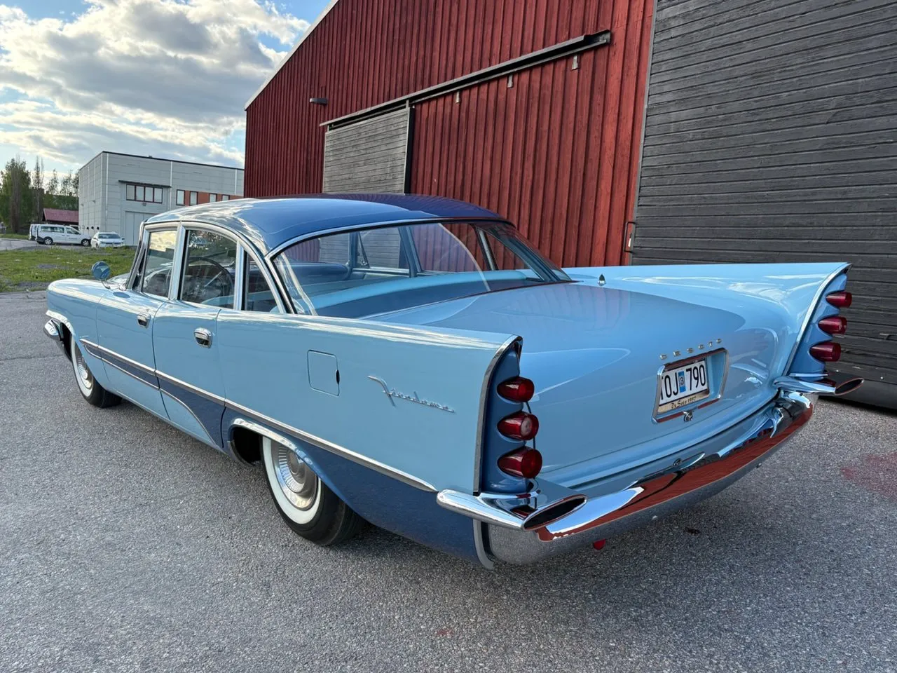 Vehicle image 22