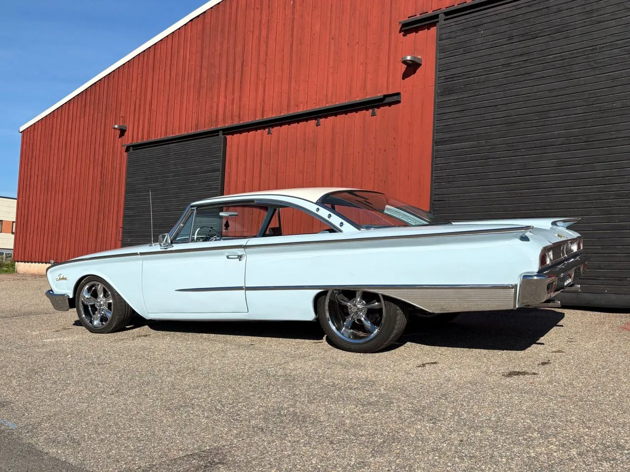 Vehicle image 25