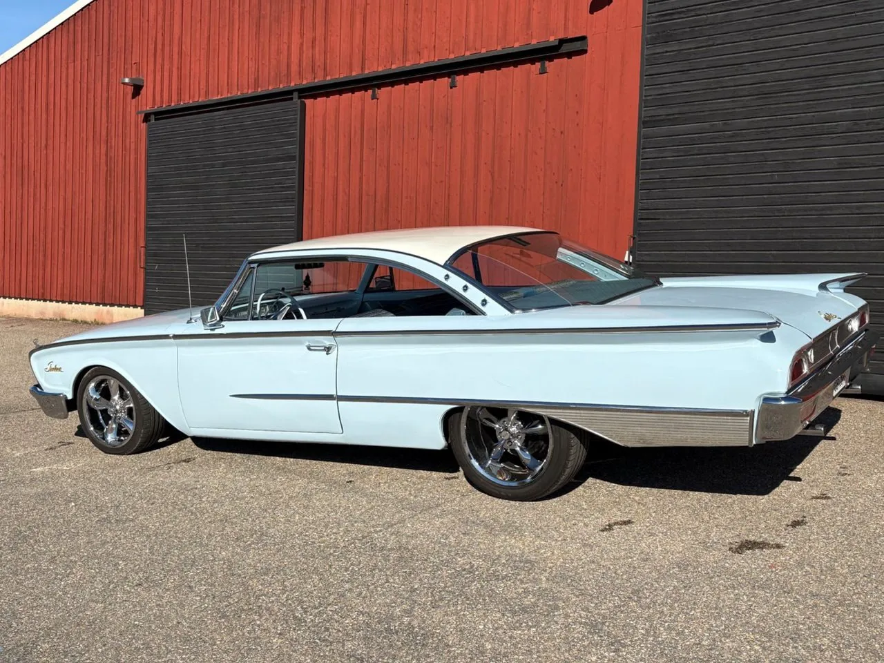 Vehicle image 9