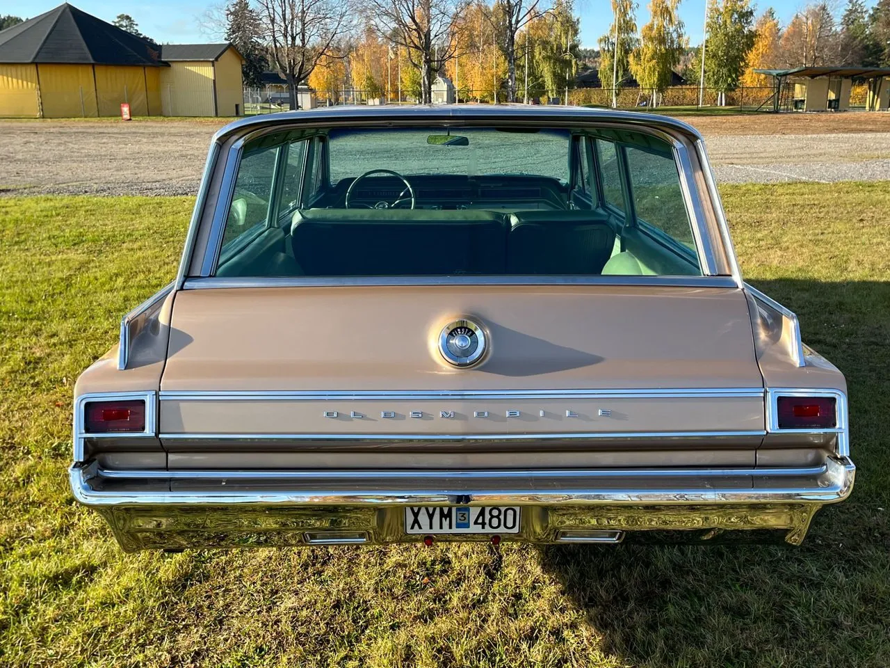 Vehicle image 6