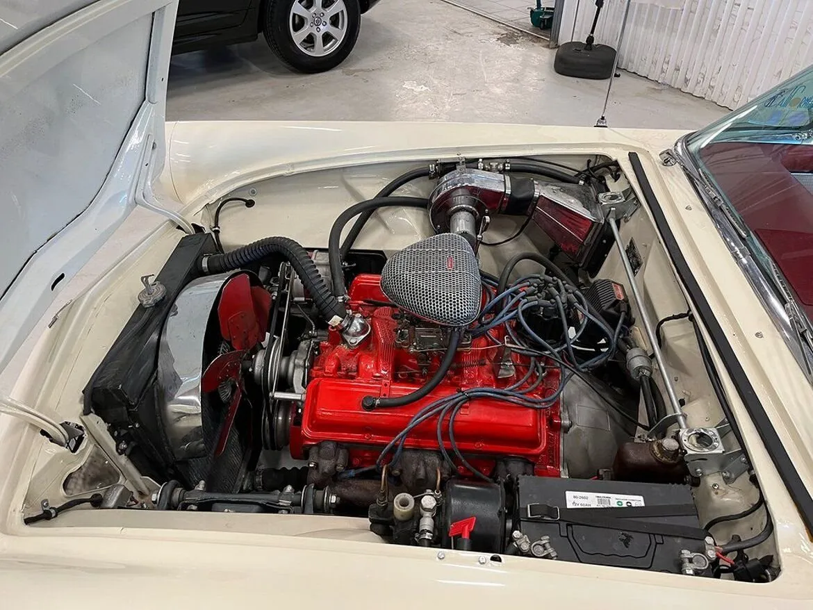Vehicle image 18