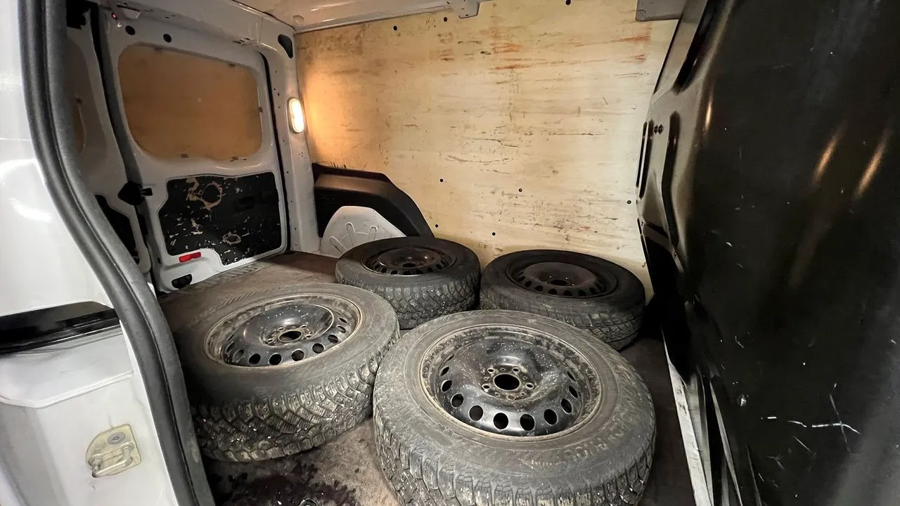 Vehicle image 8