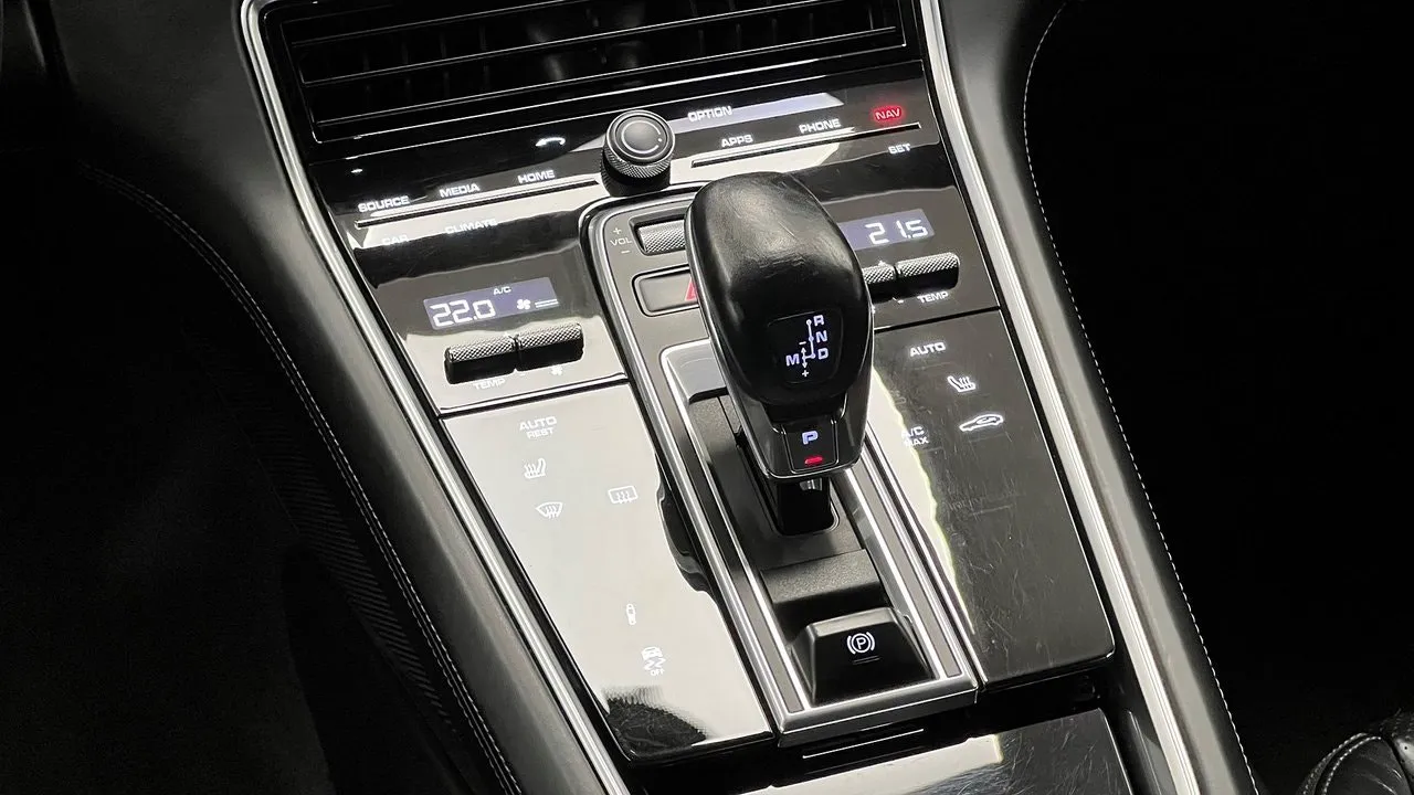 Vehicle image 20