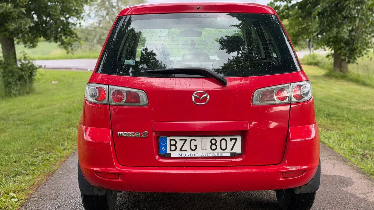 Vehicle image 5