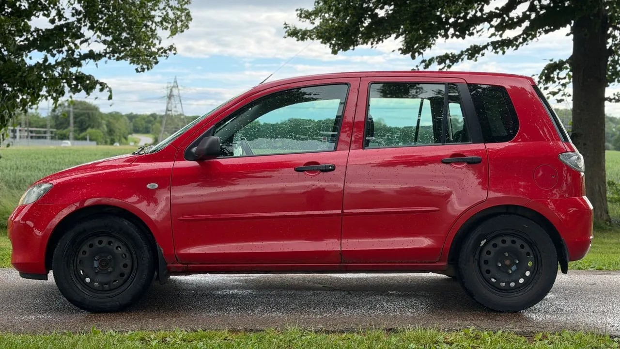 Vehicle image 7