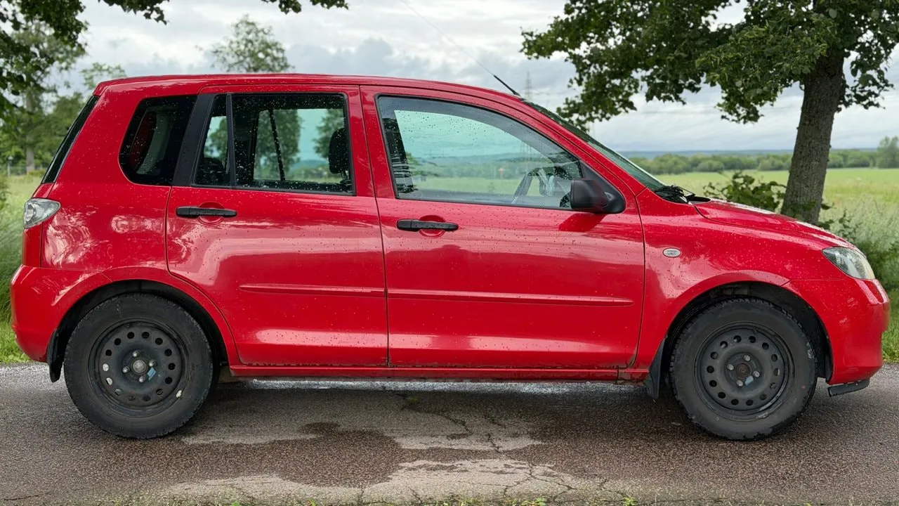 Vehicle image 6