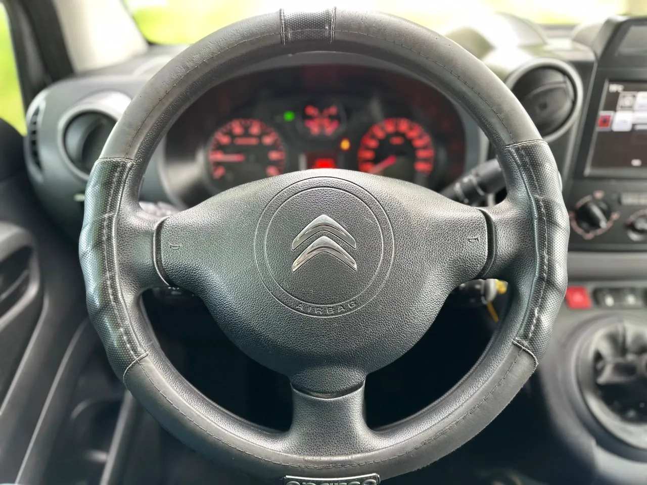 Vehicle image 11