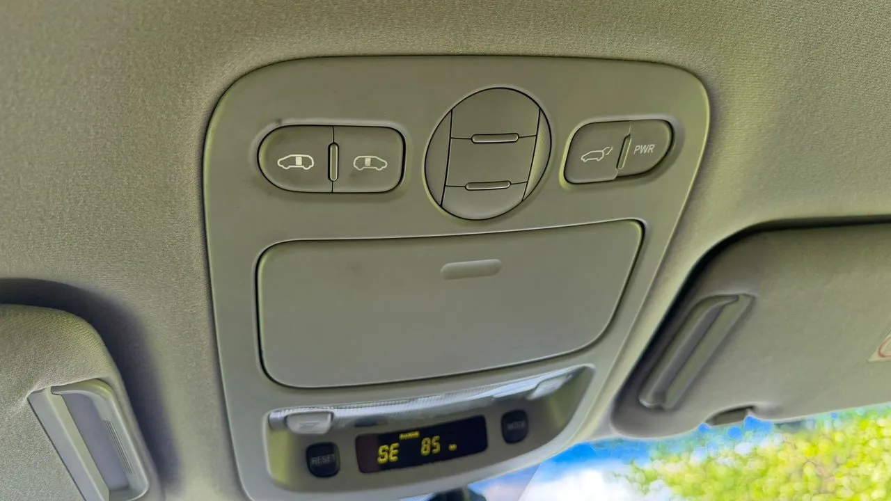 Vehicle image 18