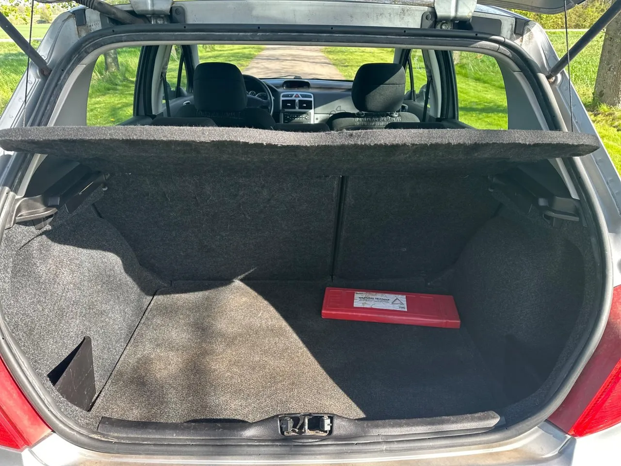 Vehicle image 14
