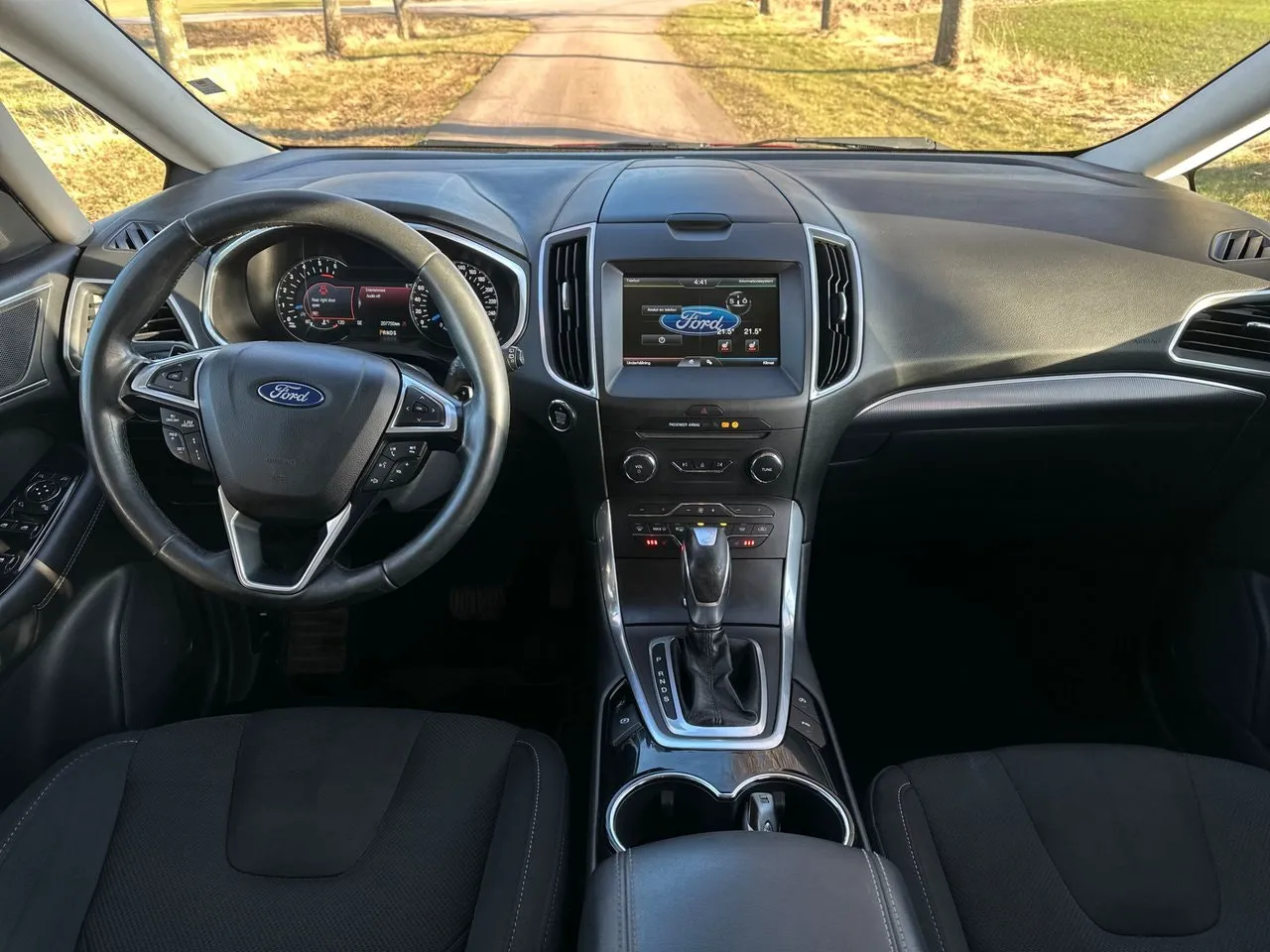 Vehicle image 8