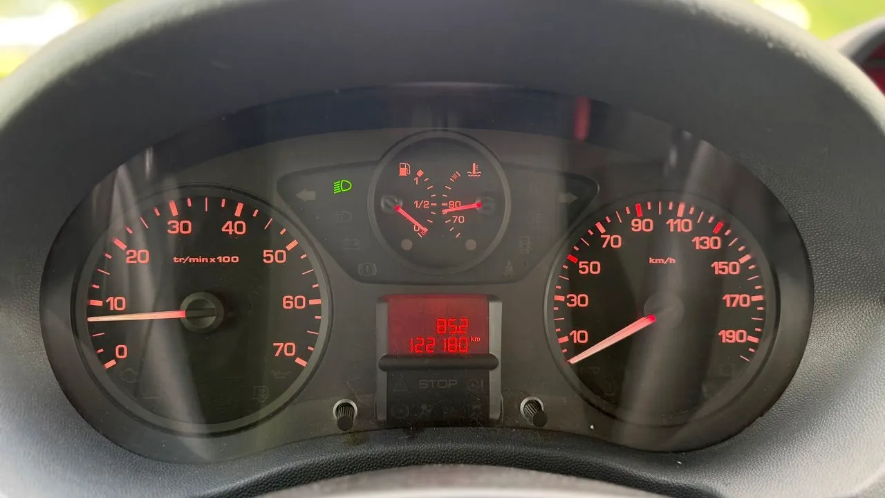 Vehicle image 13