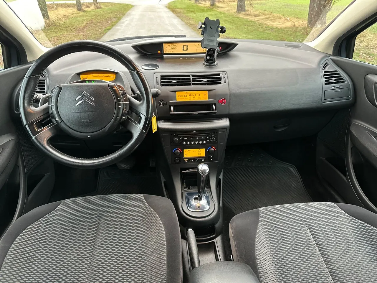 Vehicle image 8
