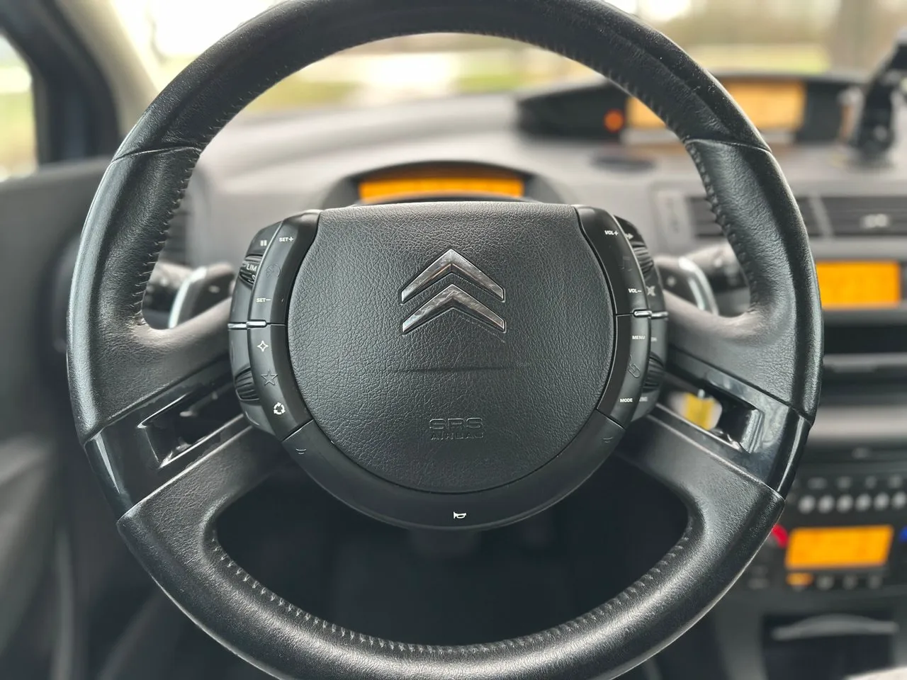 Vehicle image 14