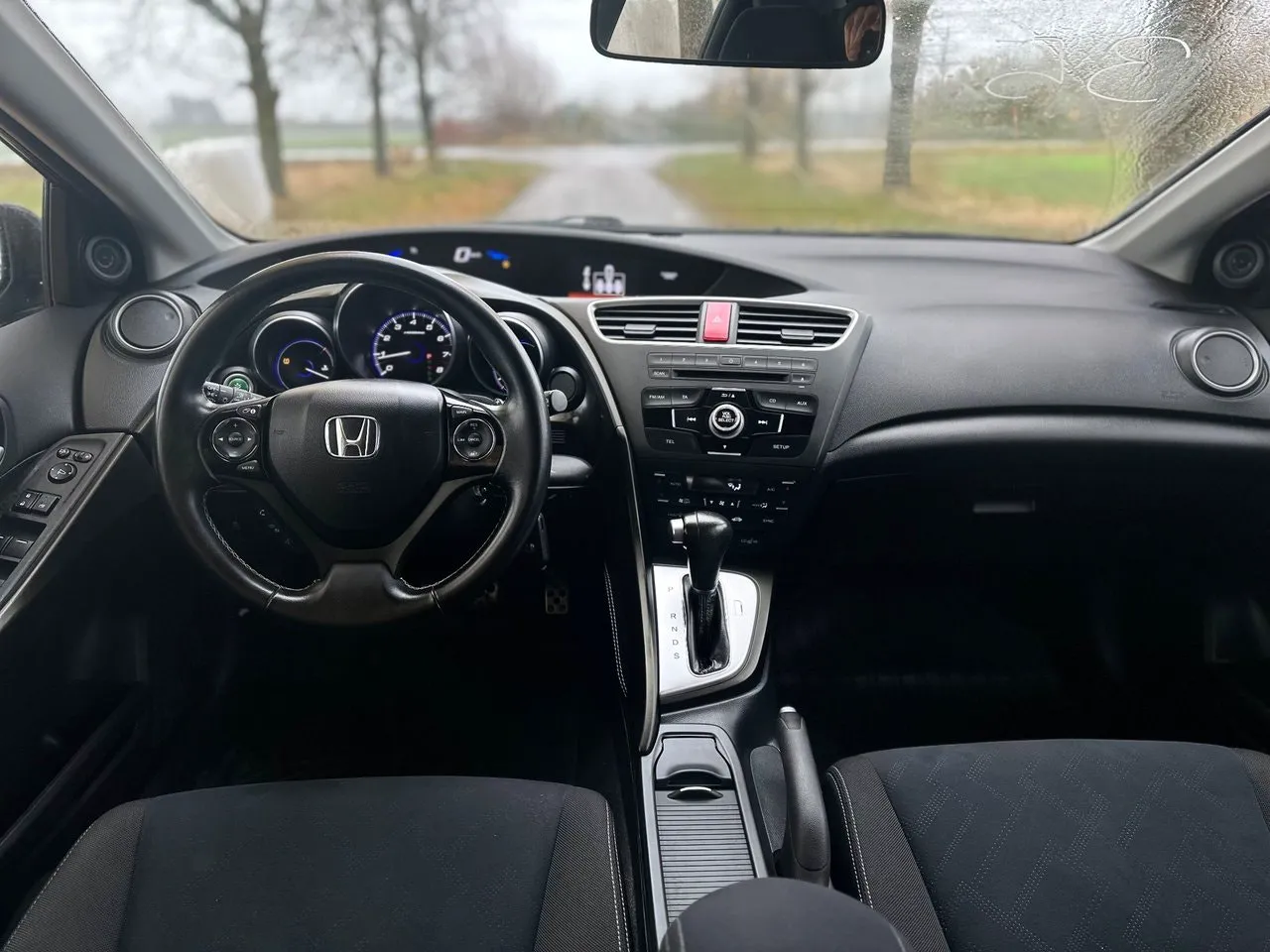 Vehicle image 9