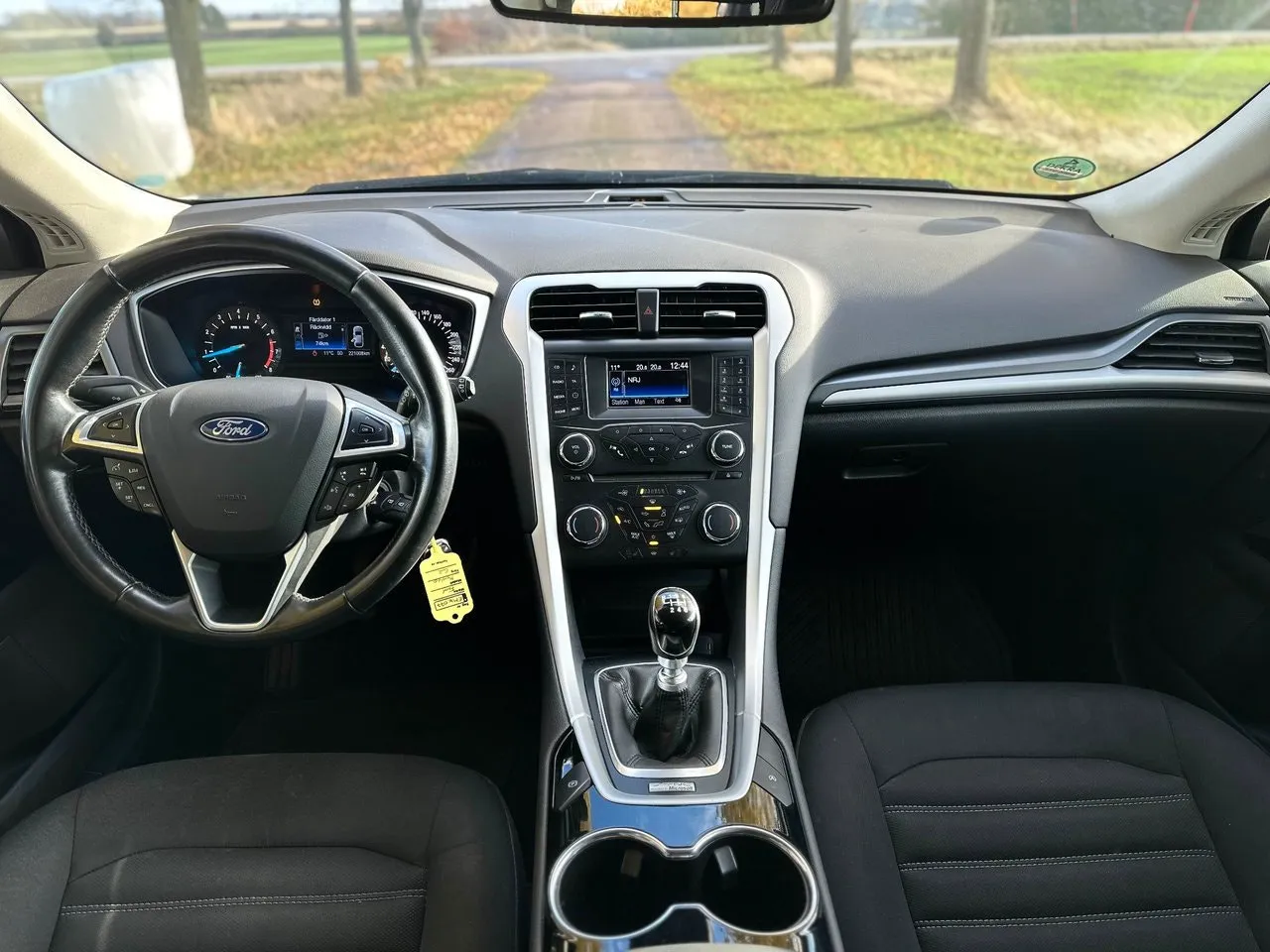 Vehicle image 8