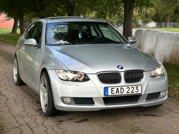 BMW 325 i Coupé skinn, Taklucka, GPS, Bi-xenon, 19" Alu-fälg - 2009
