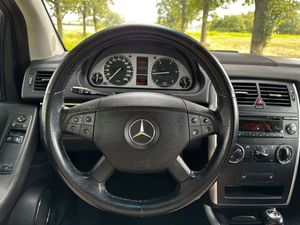 Mercedes B200 bild 9