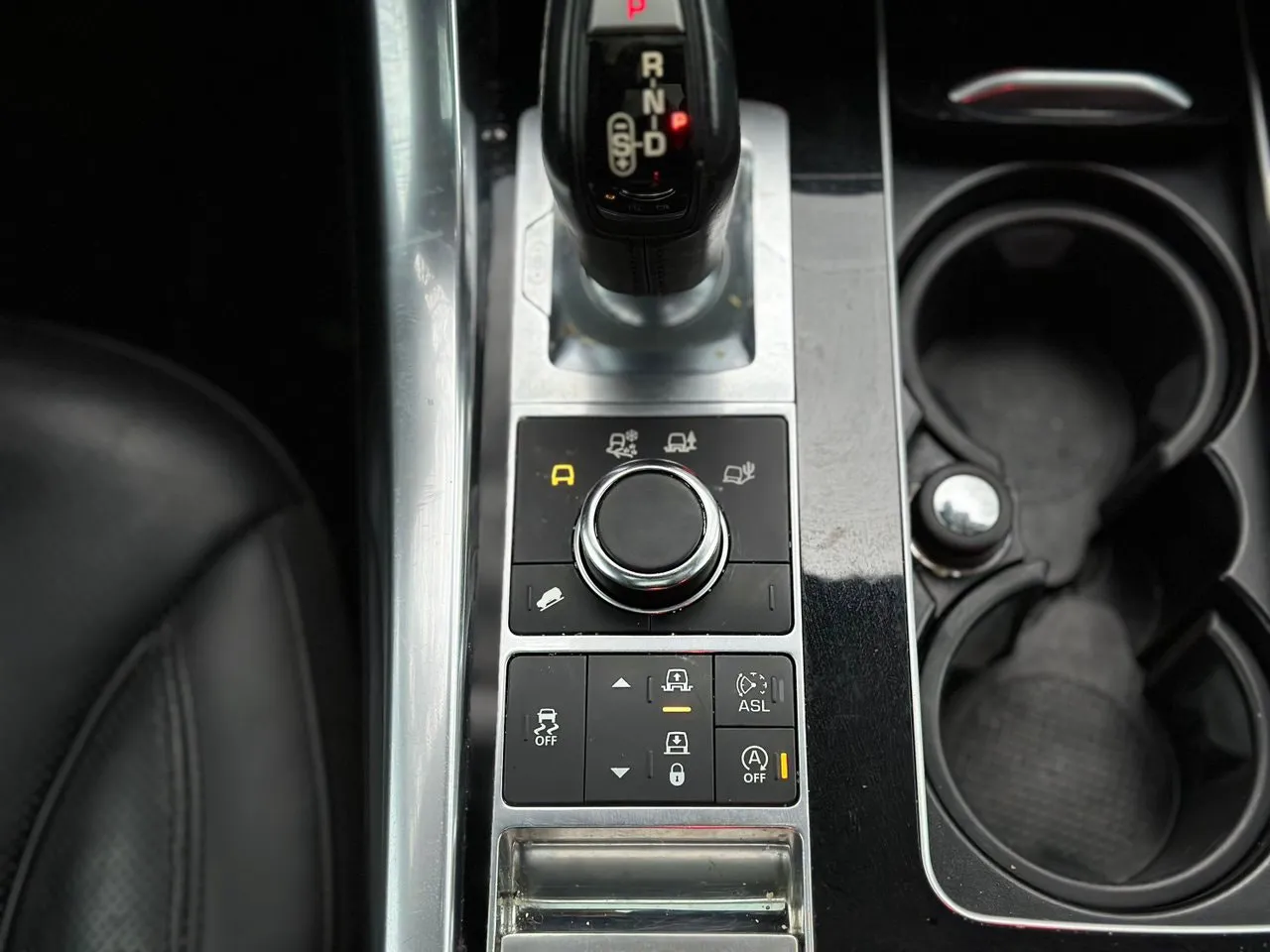 Vehicle image 28