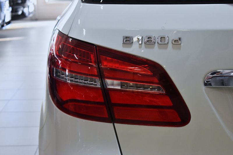 Mercedes B180 bild 26