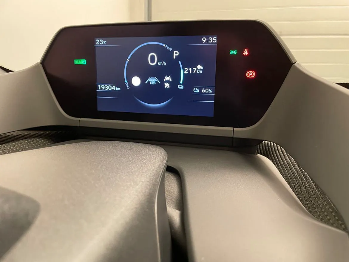 Vehicle image 7