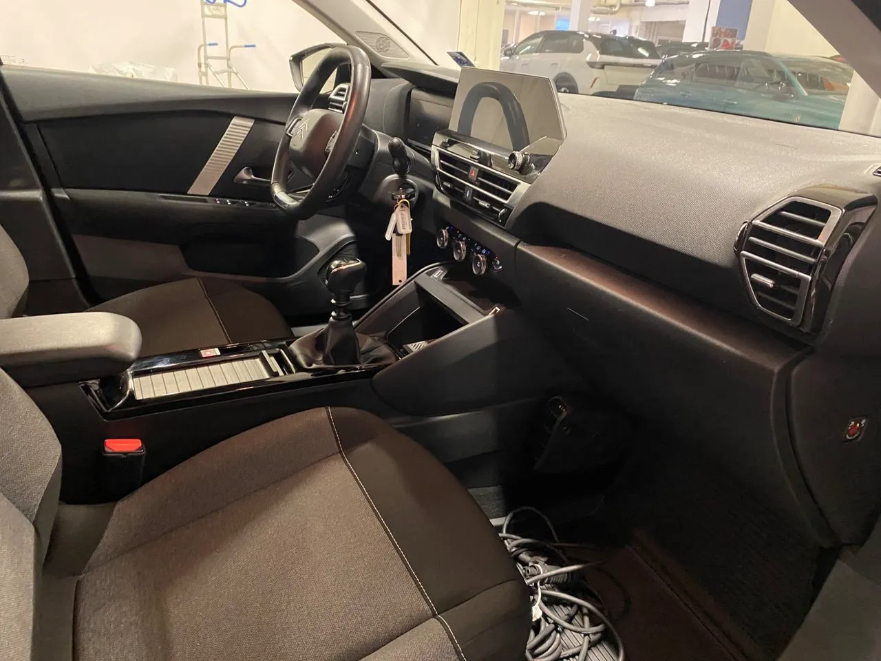 Vehicle image 20