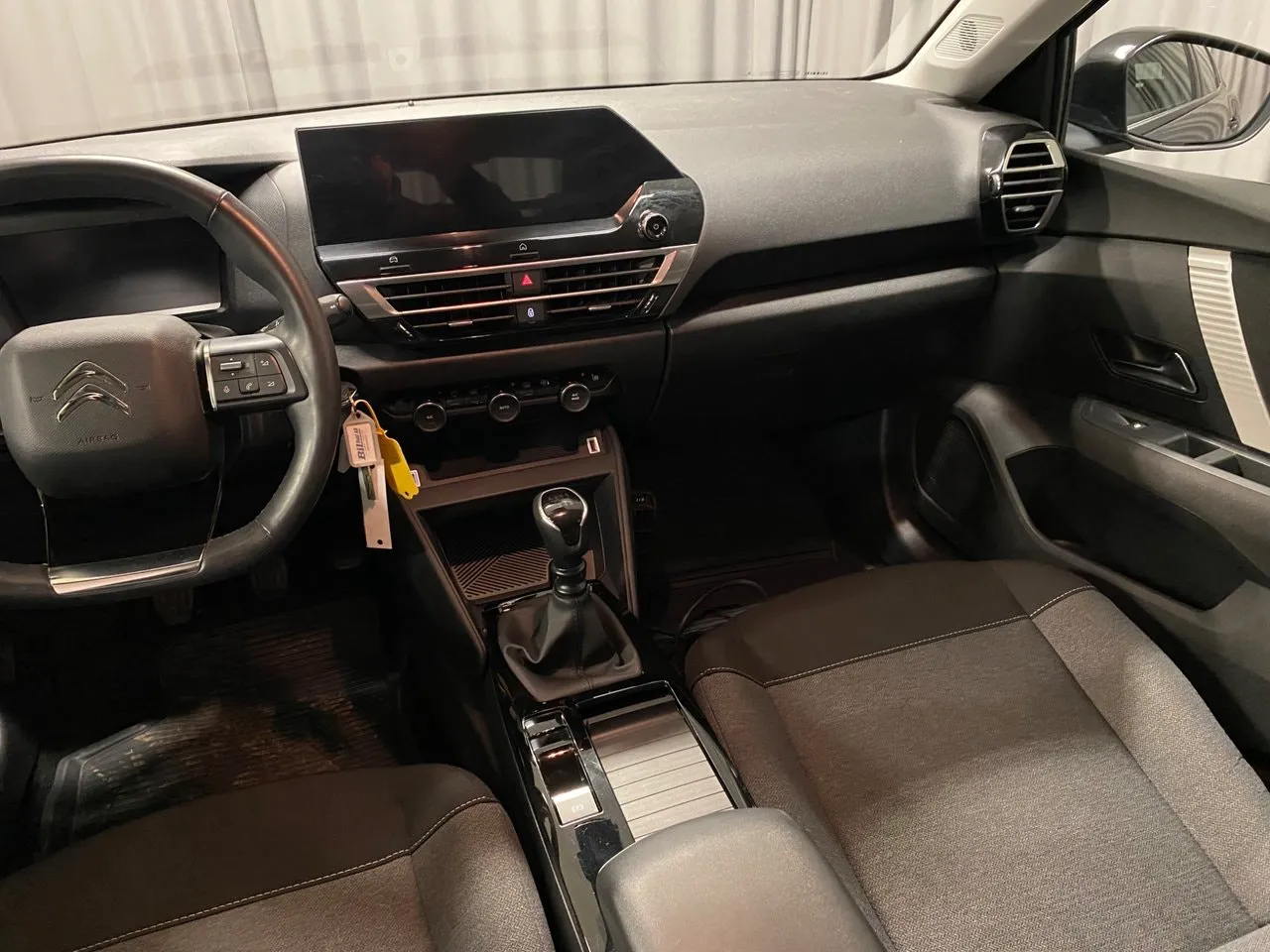 Vehicle image 8