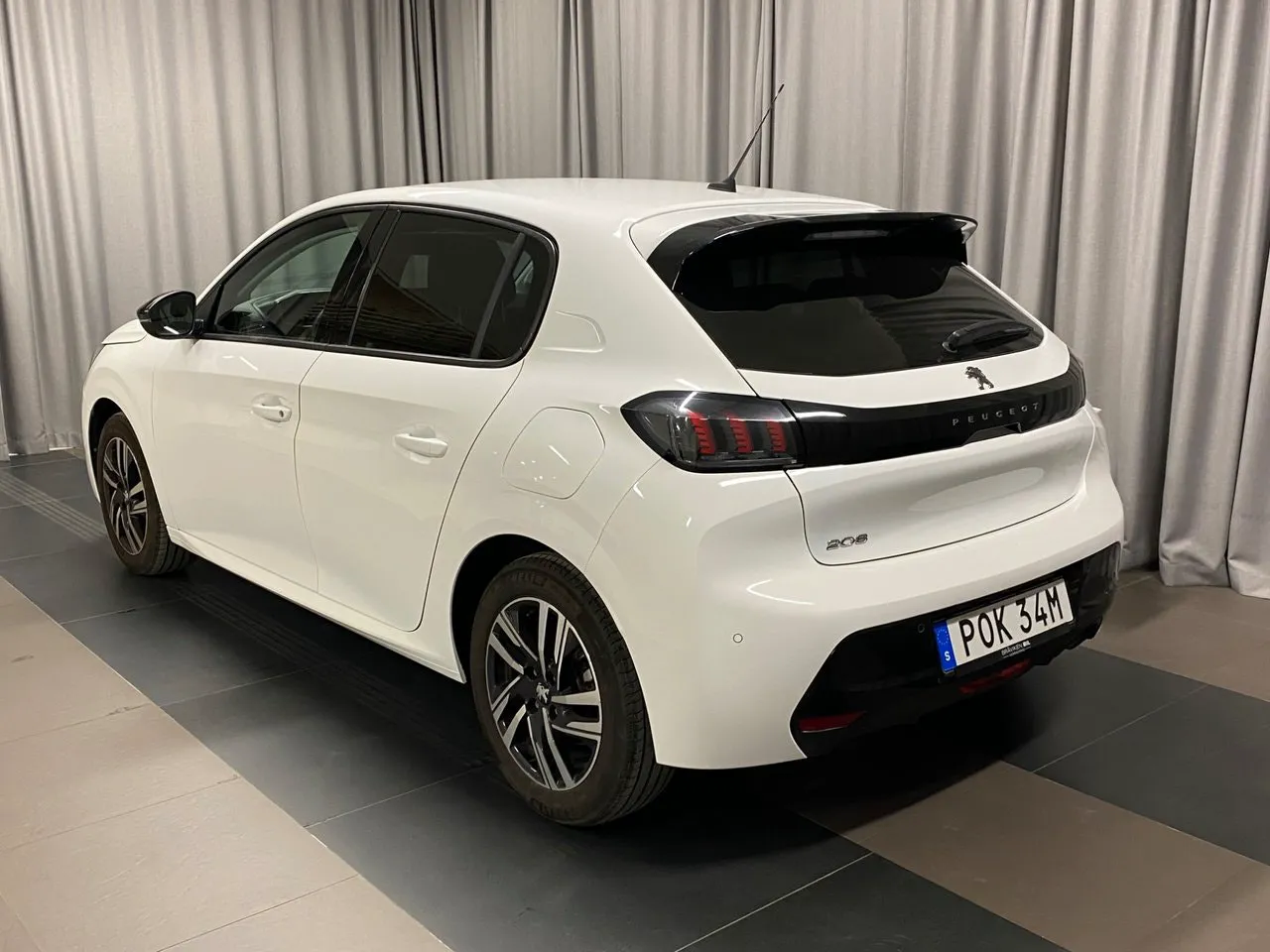 Vehicle image 2