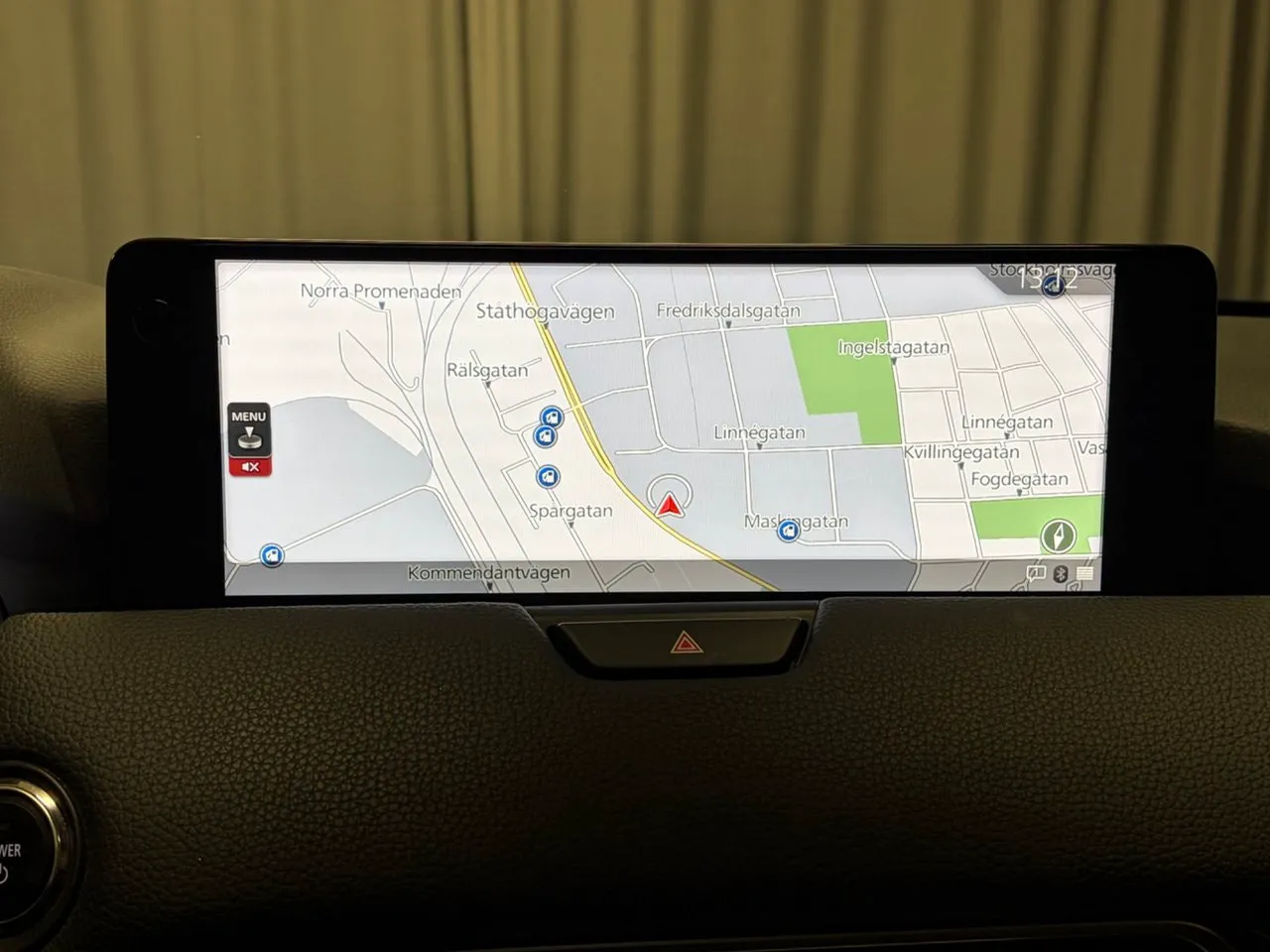 Vehicle image 15