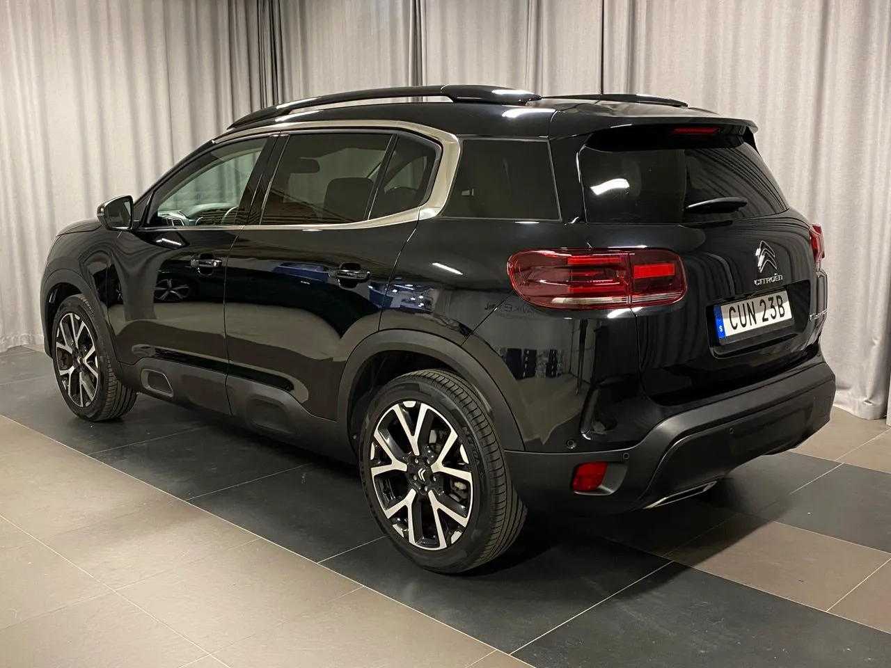 Vehicle image 2