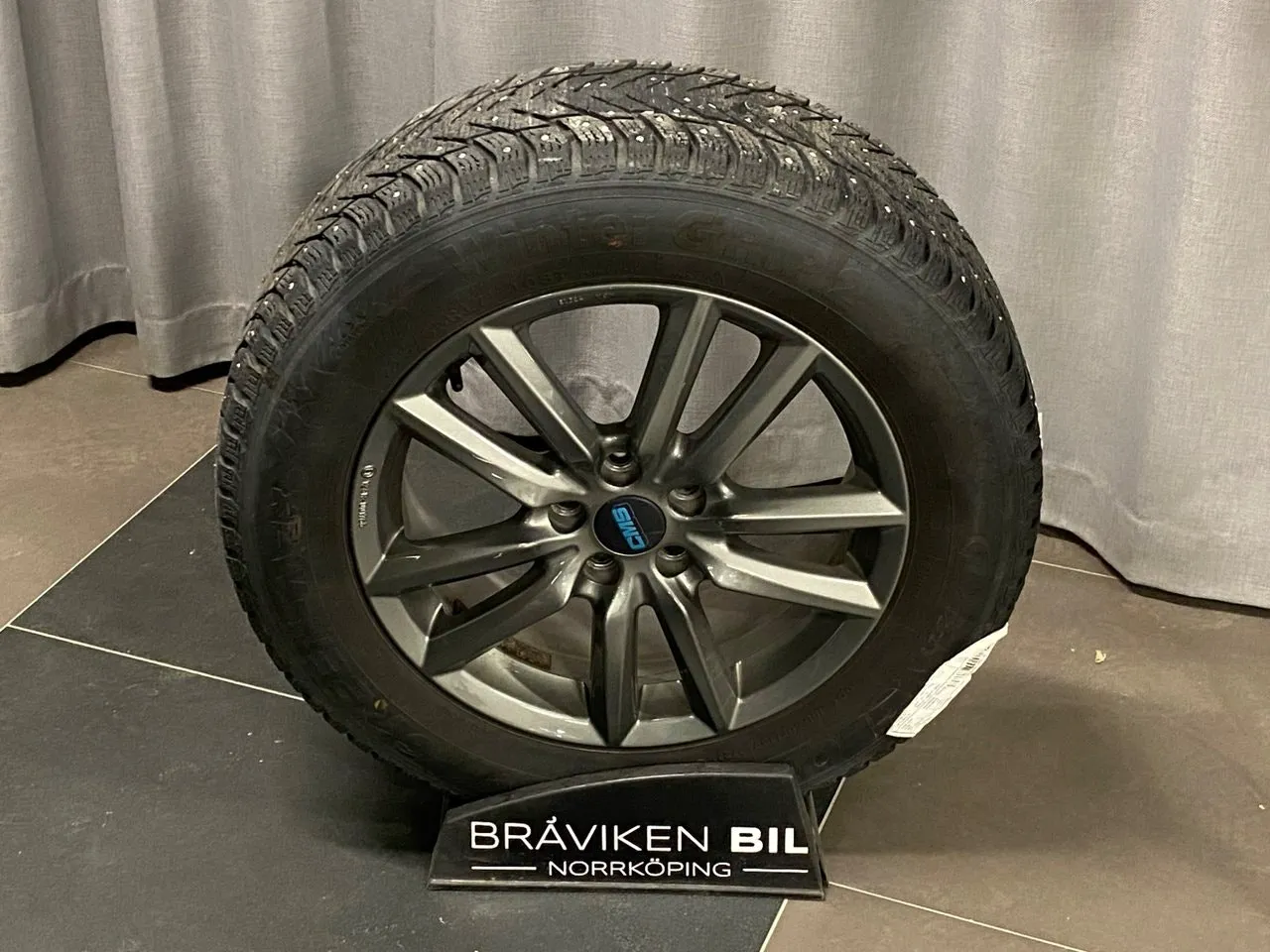 Vehicle image 19