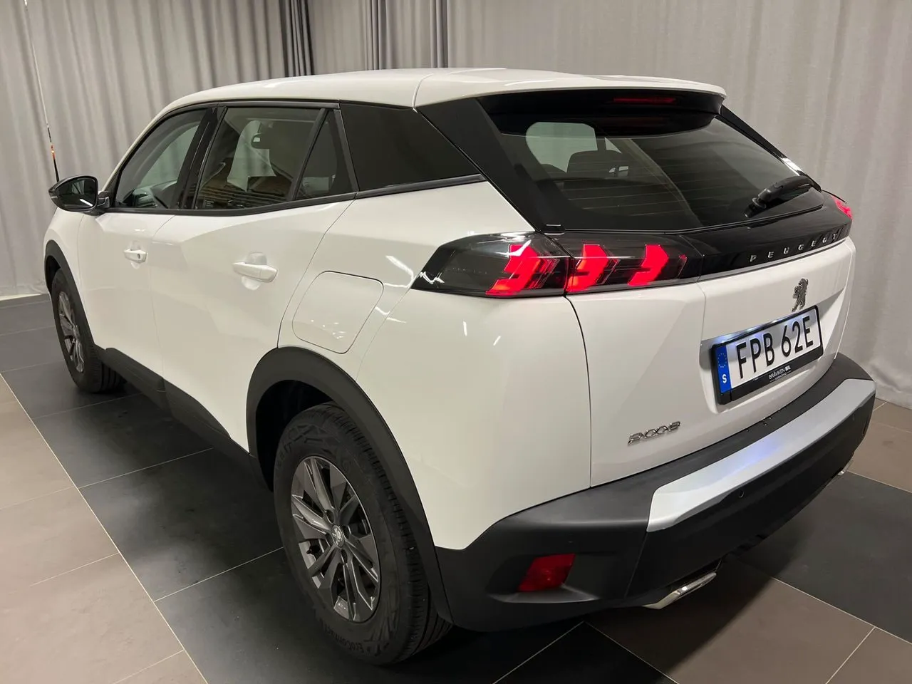 Vehicle image 2
