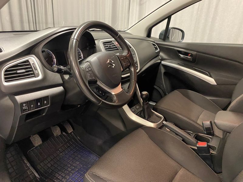 Suzuki S-CROSS bild 5