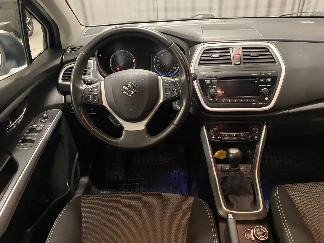 Vehicle image 8