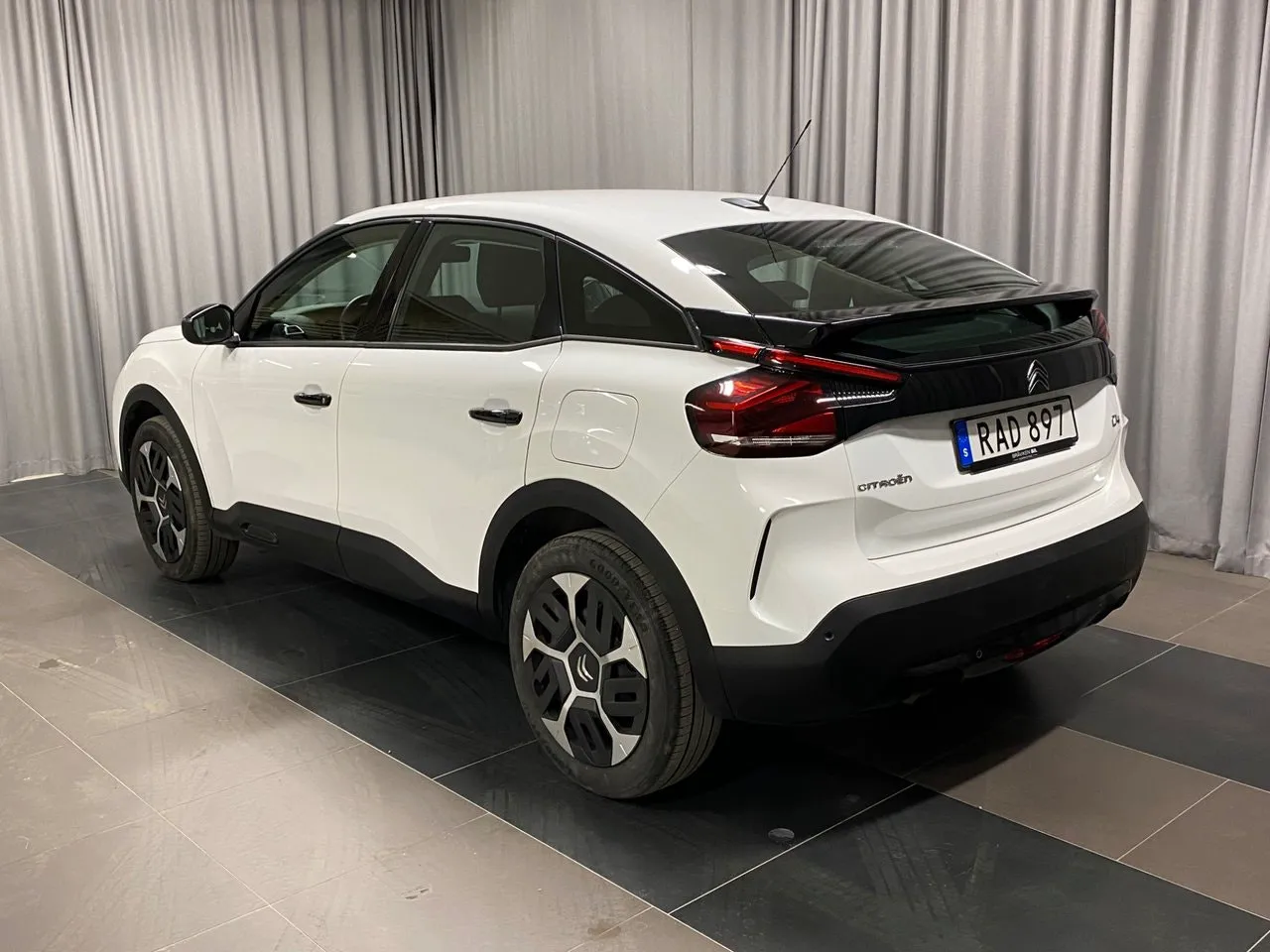 Vehicle image 2