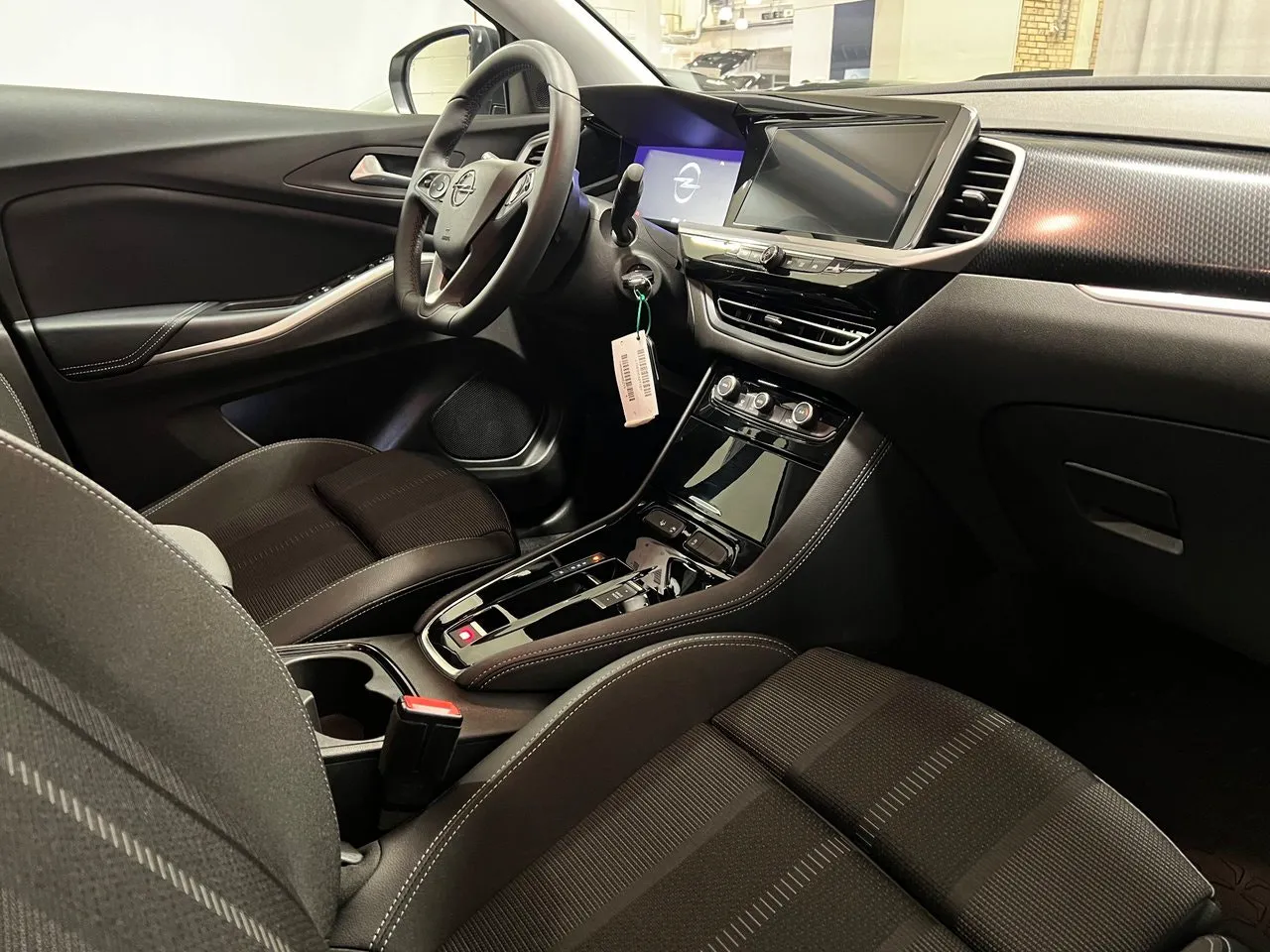 Vehicle image 8