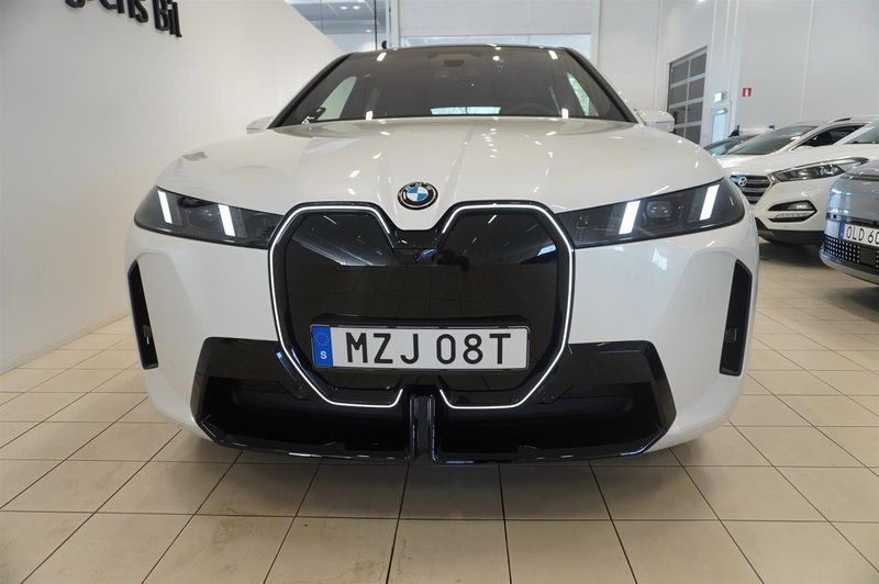 BMW iX bild 19